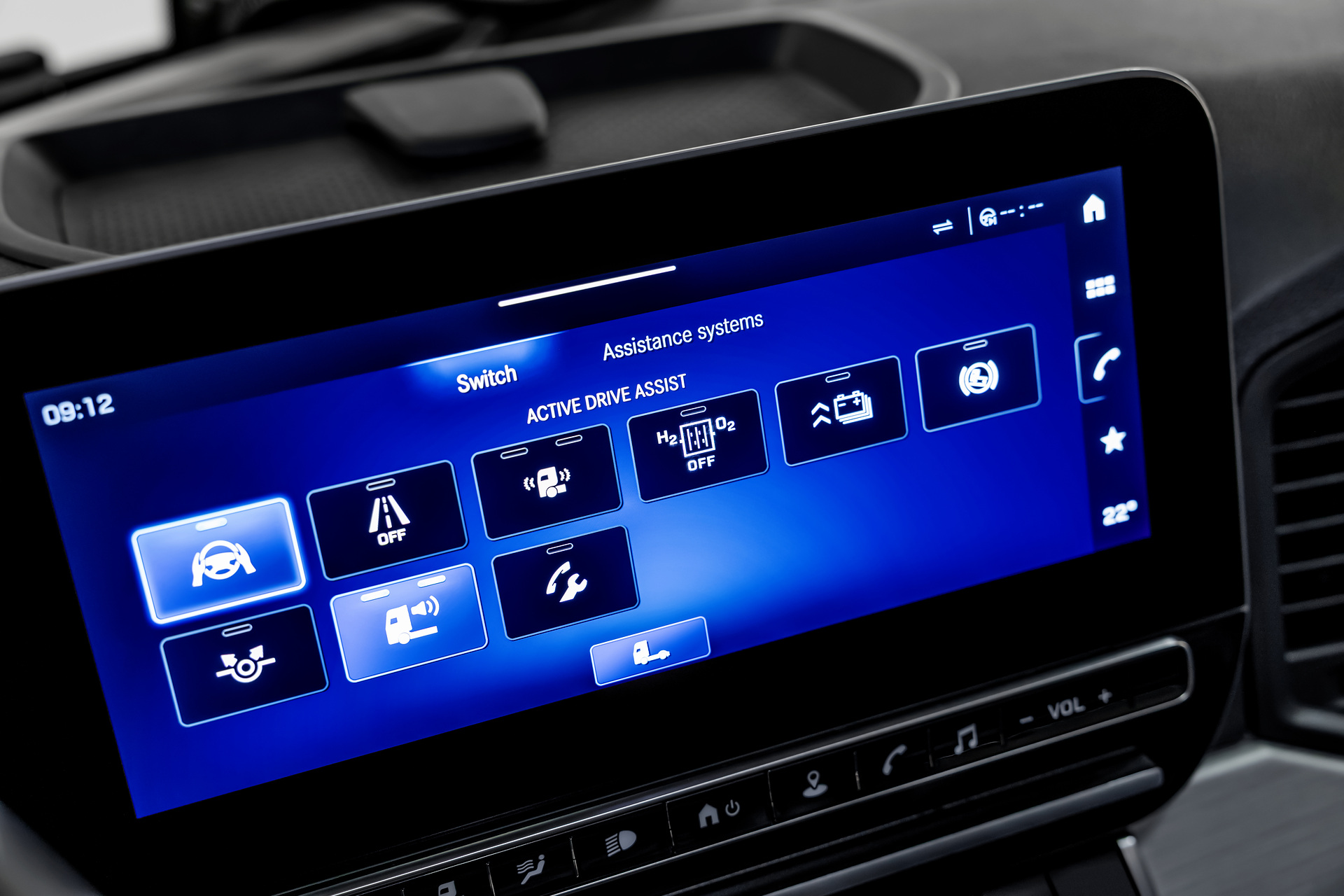 Daimler Truck presents Mercedes-Benz NextGenH2 Truck with small-series production planned from end of 2026