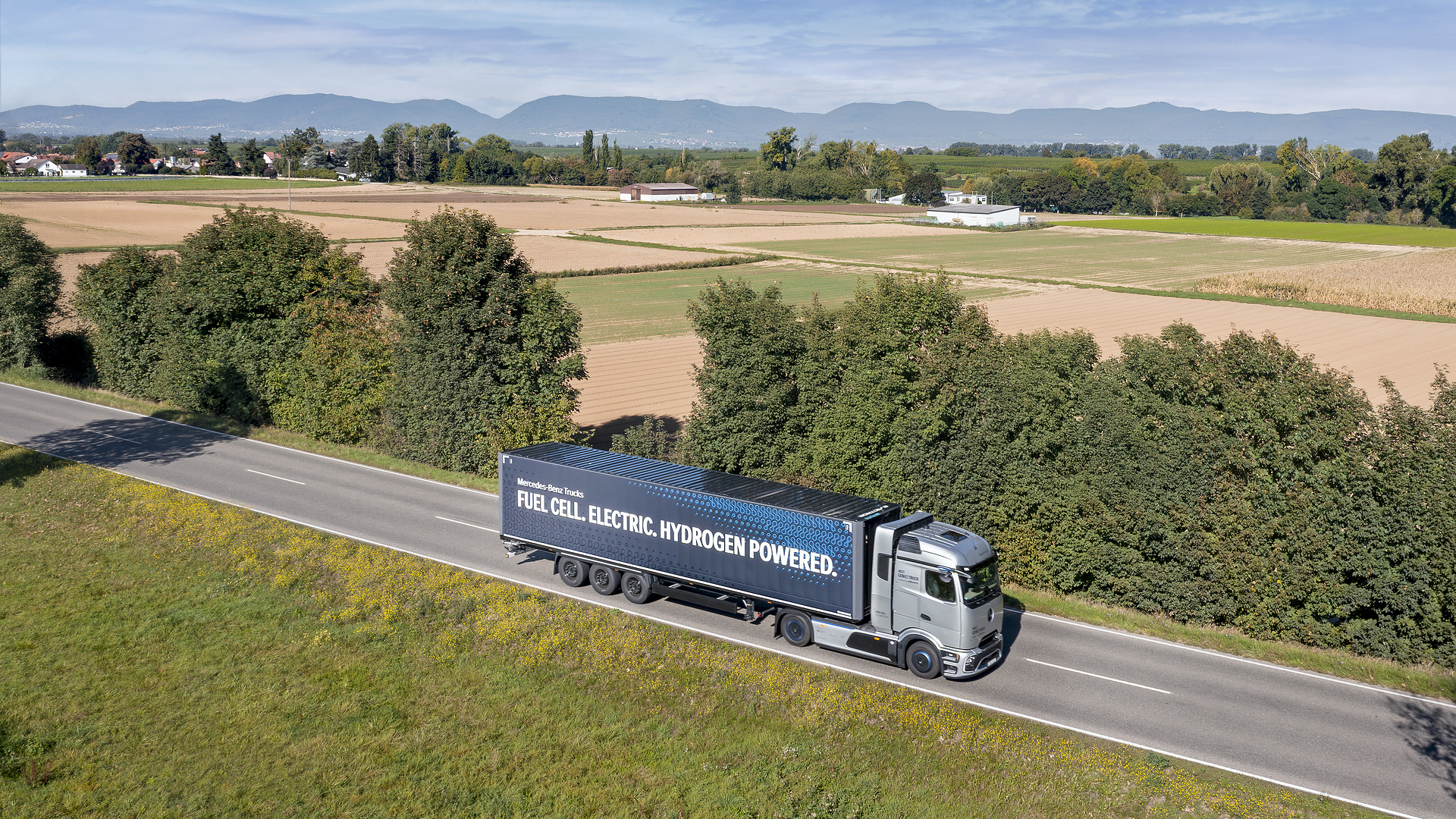 Daimler Truck presents Mercedes-Benz NextGenH2 Truck with small-series production planned from end of 2026