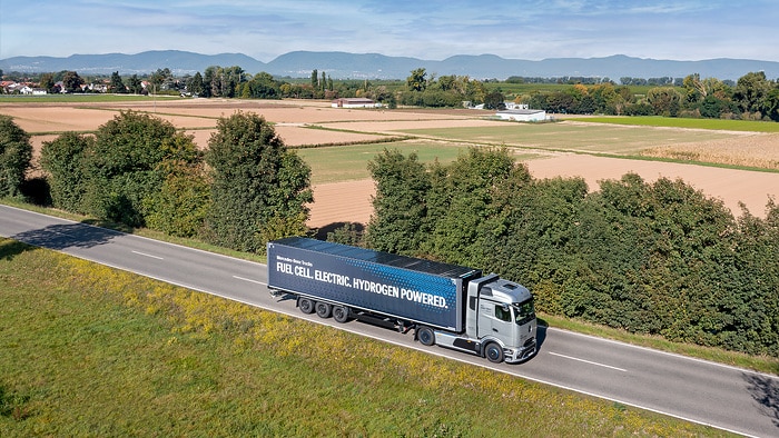 Daimler Truck presents Mercedes-Benz NextGenH2 Truck with small-series production planned from end of 2026