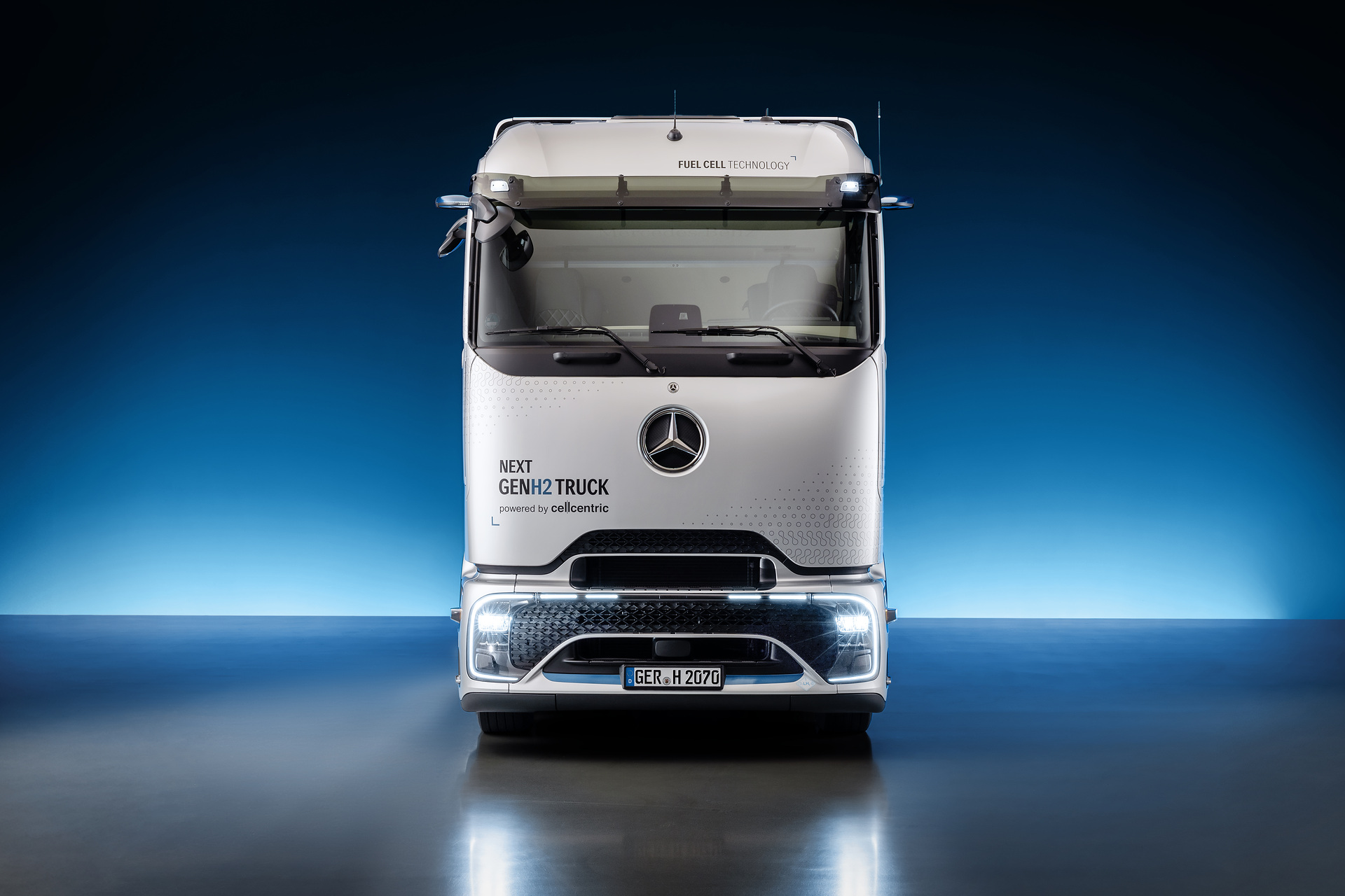 Daimler Truck presents Mercedes-Benz NextGenH2 Truck with small-series production planned from end of 2026