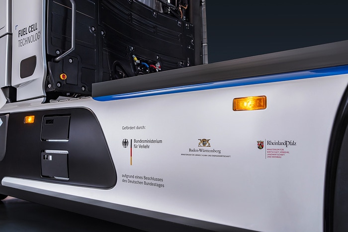 Daimler Truck presents Mercedes-Benz NextGenH2 Truck with small-series production planned from end of 2026