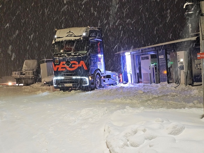 Premiere at the Arctic Circle: VEGA’s eActros 600 conquers the eNordkapp Challenge as the first battery-electric truck