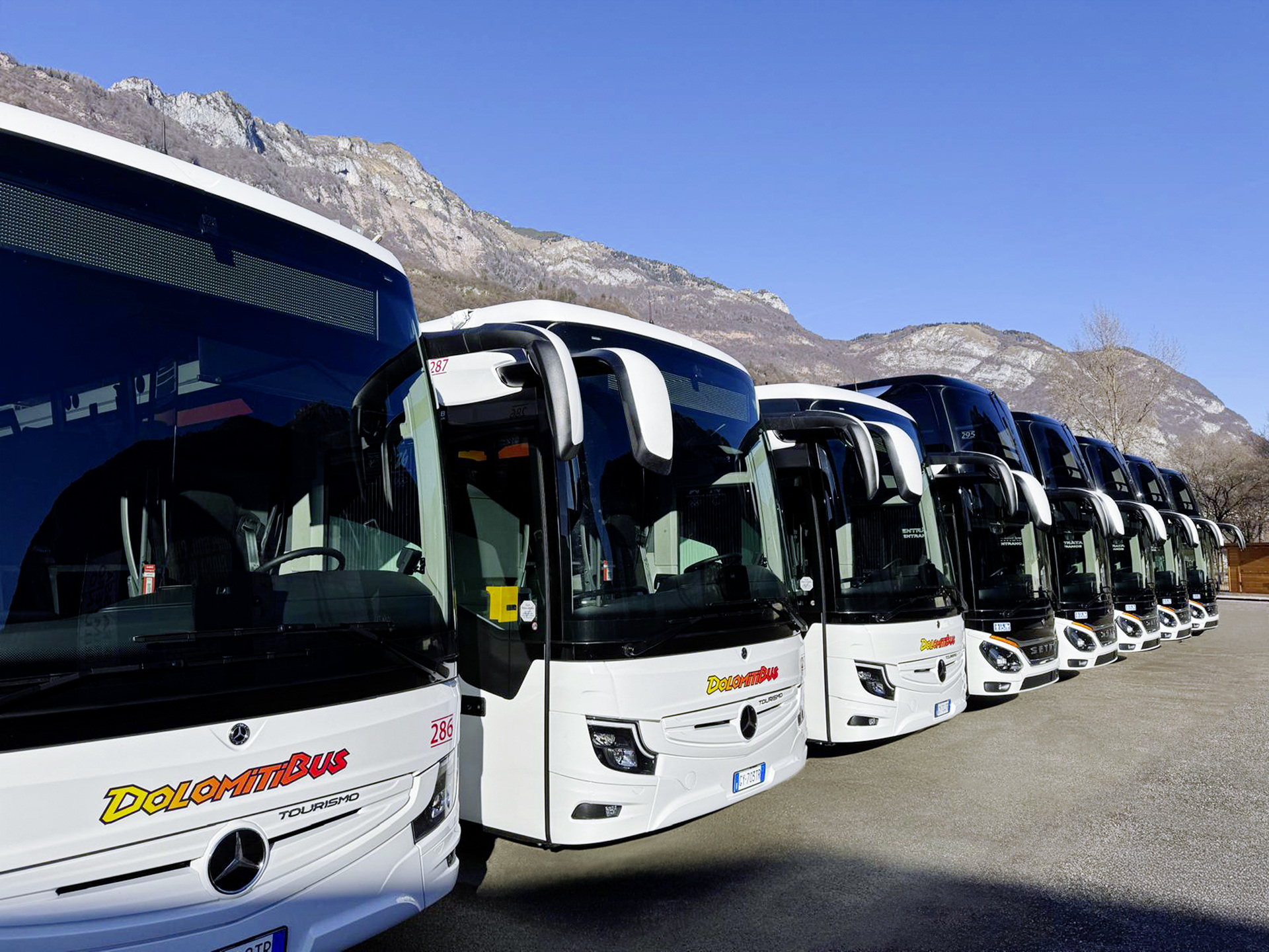 Dolomiti Bus unterstützt mit Fahrzeugen von Daimler Buses das internationale Winter-Event in Italien 2026