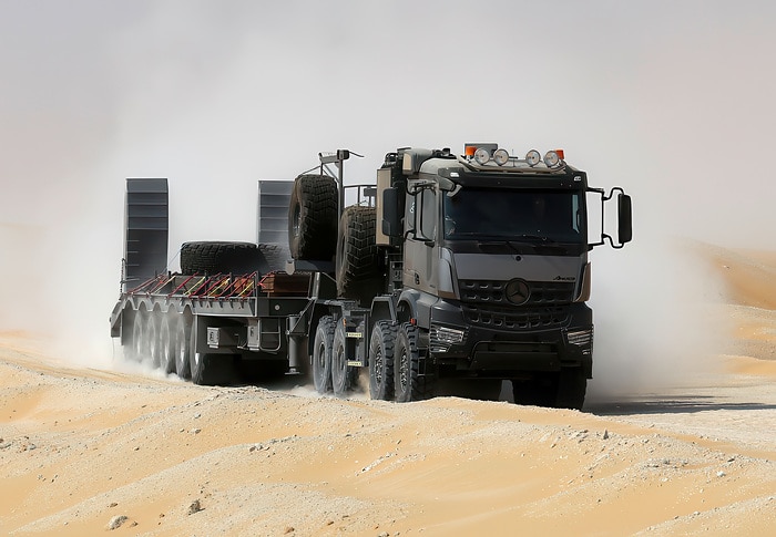 Portfolio von A bis Z: Daimler Truck präsentiert seine Mercedes-Benz Lkw Baureihen Arocs und Zetros auf der World Defense Show