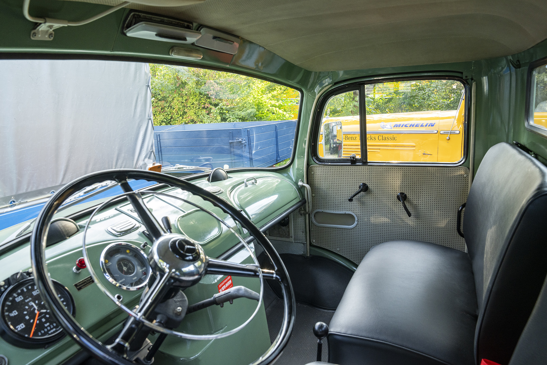 Retro Classics 2026: Mercedes-Benz Trucks Classic Launches Anniversary Year “130 Years Trucks” with the World’s First Truck