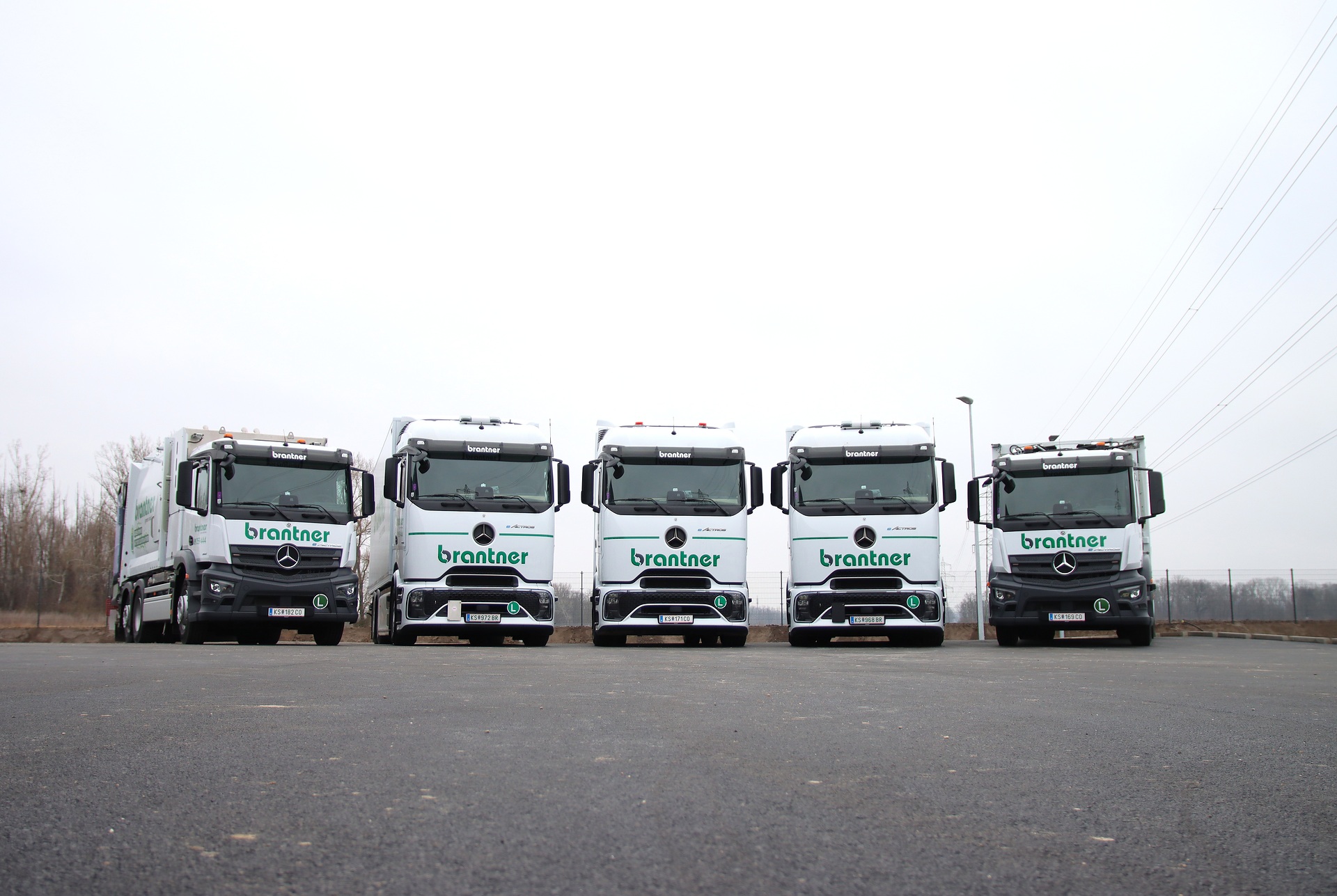Strong Momentum for Waste Management Logistics: 13 eActros for Brantner green solutions in Austria