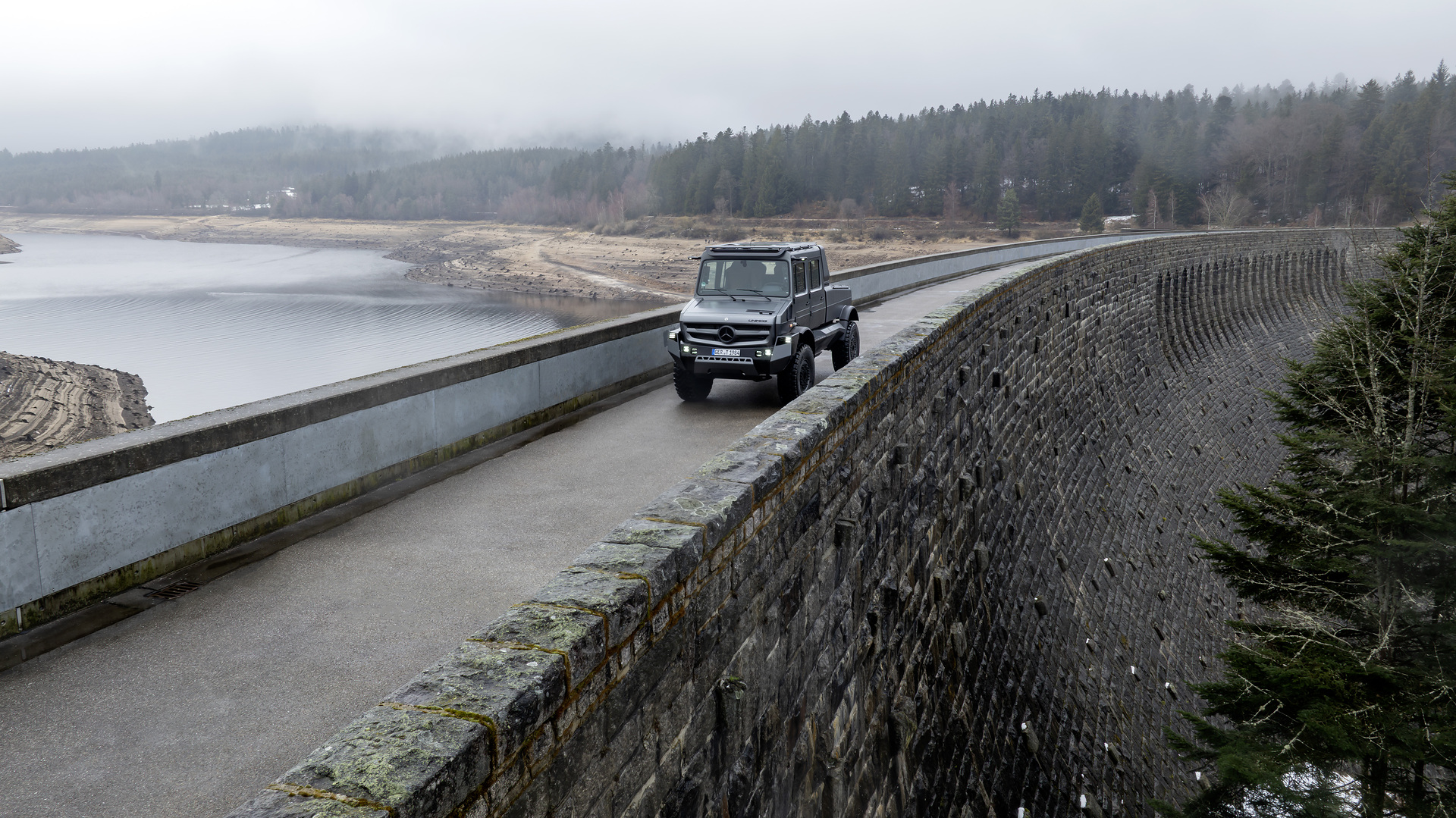 Mercedes-Benz Special Trucks unveils the most luxurious Unimog ever