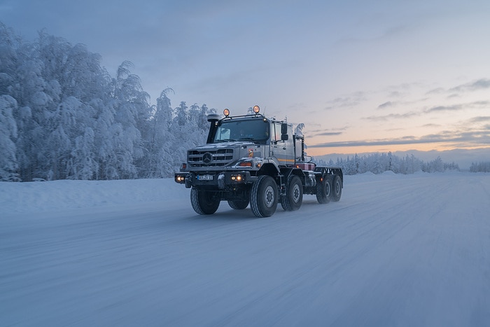 Grünes Licht am Polarkreis: Defence-Fahrzeuge von Daimler Truck bestehen Wintererprobung auf Eis und Schnee