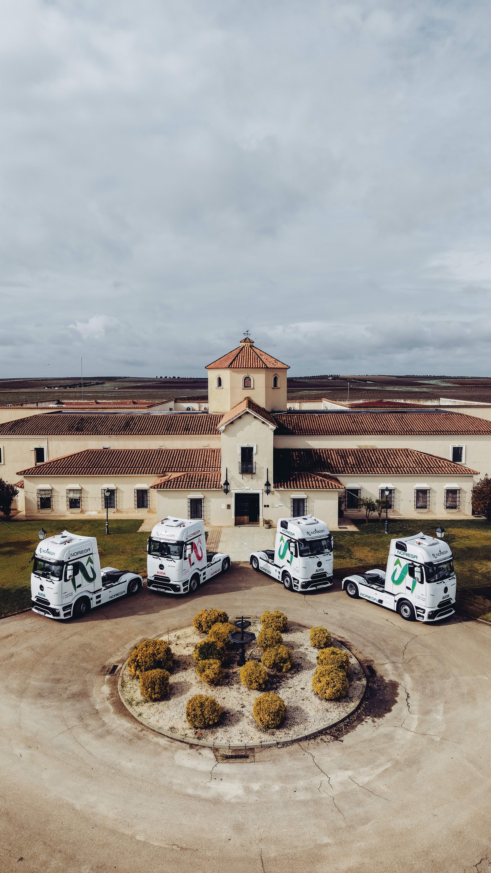 Spanisches Logistik-Unternehmen Transnoriega stärkt Flotte mit 27 Mercedes-Benz Actros 1853 LS GigaSpace ProCabin