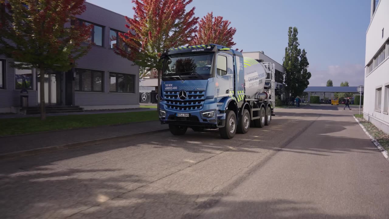 Mercedes-Benz eArocs 400: Battery Electric construction truck