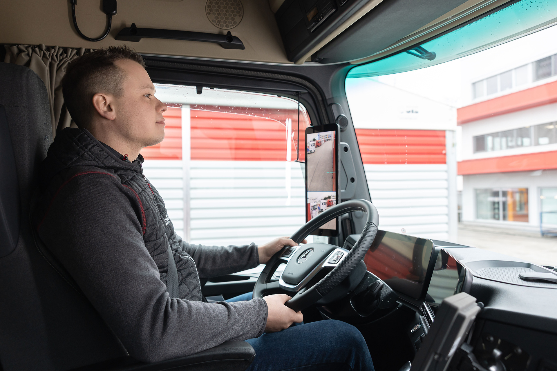 130 Years of Mercedes-Benz Trucks: Štempihar Transport Has Relied on the Inventor of the Truck for 37 Years