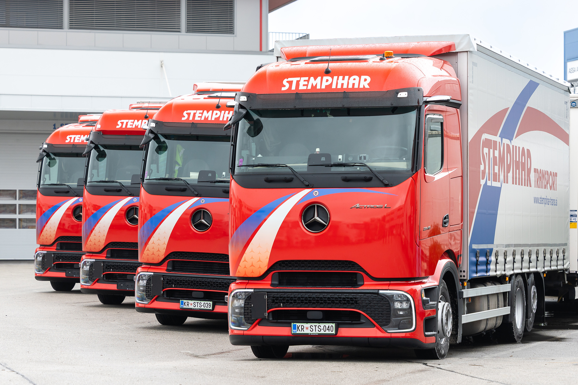 130 Years of Mercedes-Benz Trucks: Štempihar Transport Has Relied on the Inventor of the Truck for 37 Years