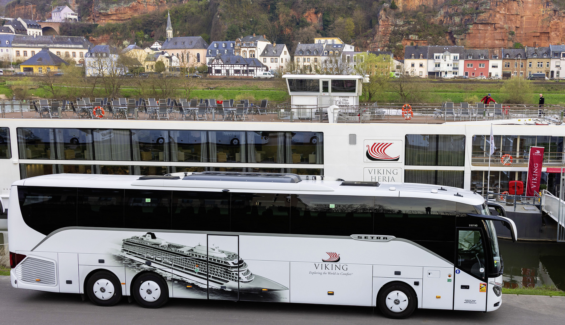 16 neue Setra Reisebusse für Kreuzfahrtpassagiere