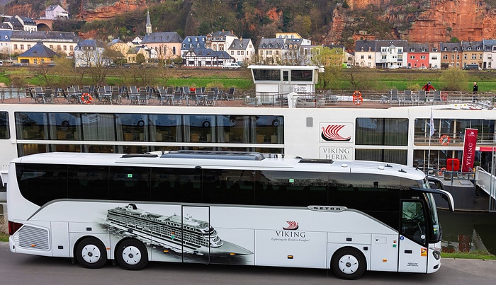 16 neue Setra Reisebusse für Kreuzfahrtpassagiere