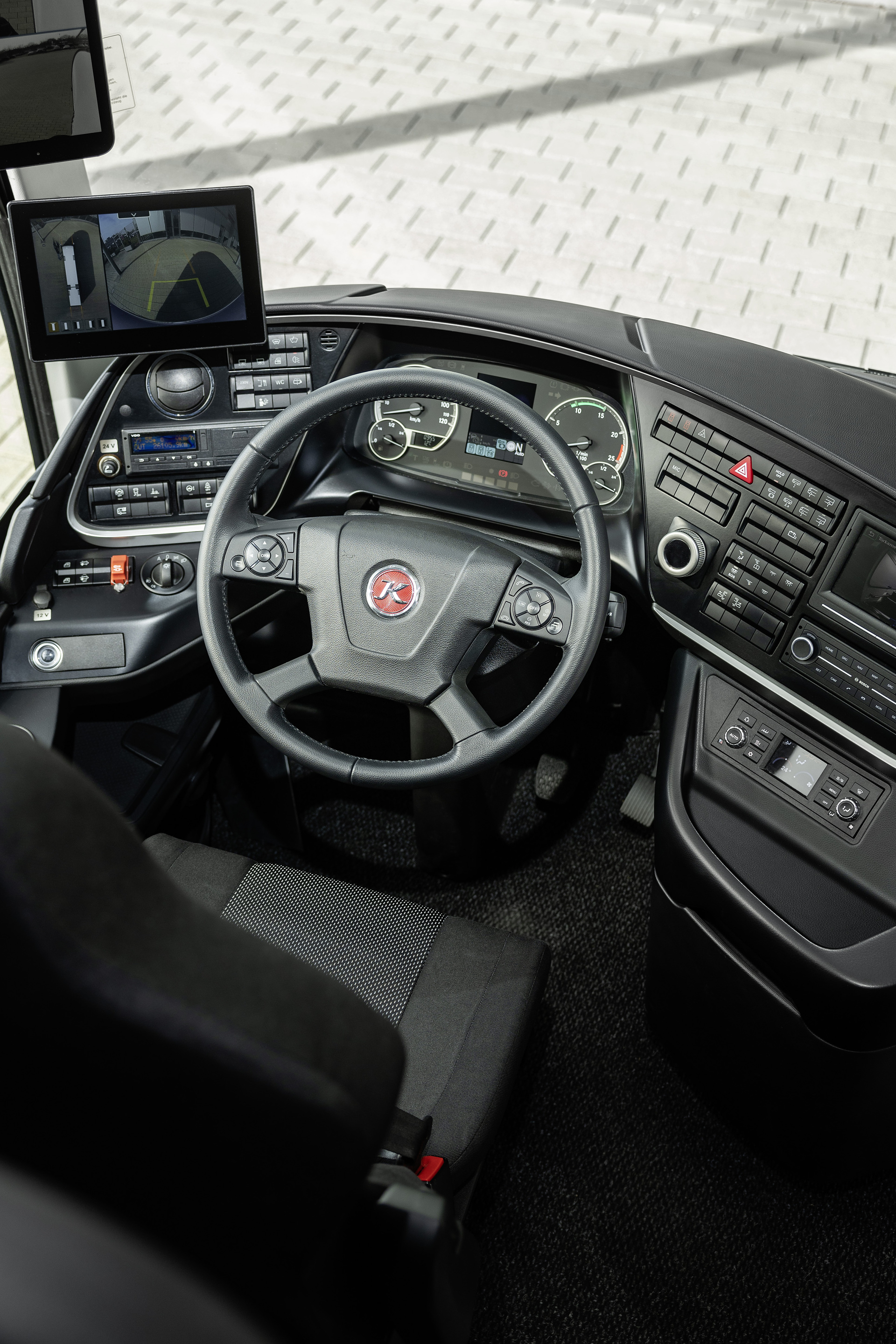 Press Kit “75 Years of Setra” – Innovation built on Tradition