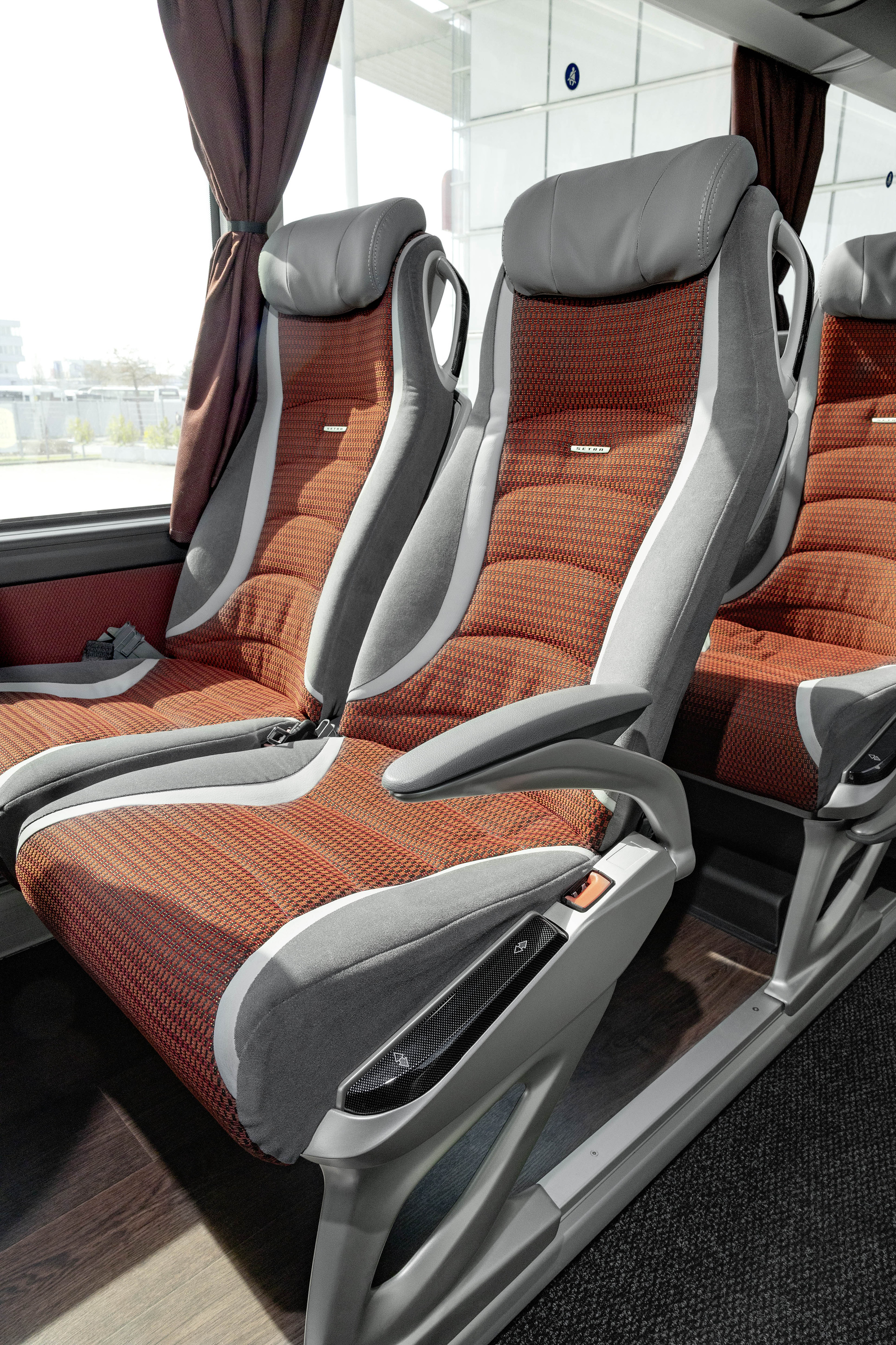 Press Kit “75 Years of Setra” – Innovation built on Tradition