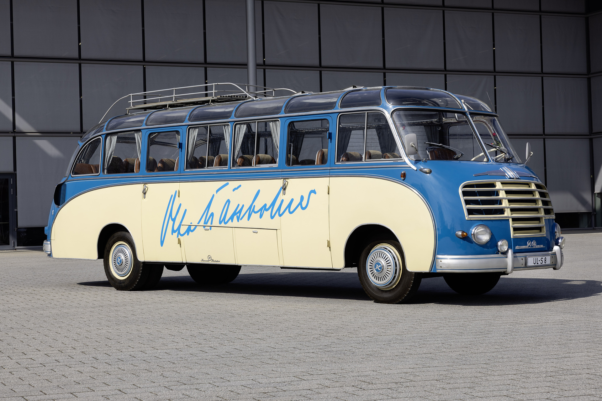 Press Kit “75 Years of Setra” – Innovation built on Tradition