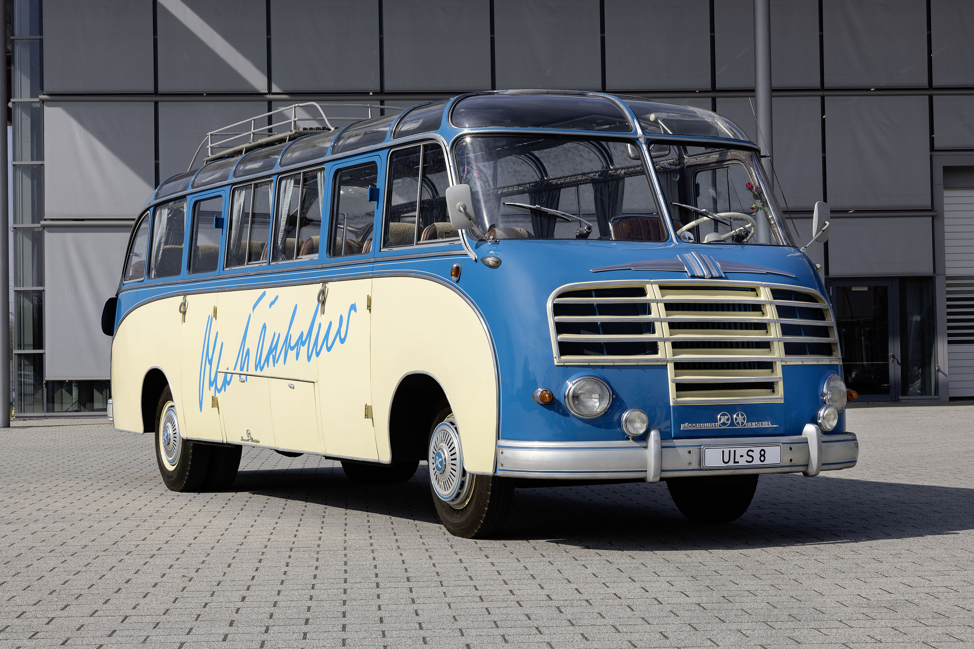 Press Kit “75 Years of Setra” – Innovation built on Tradition