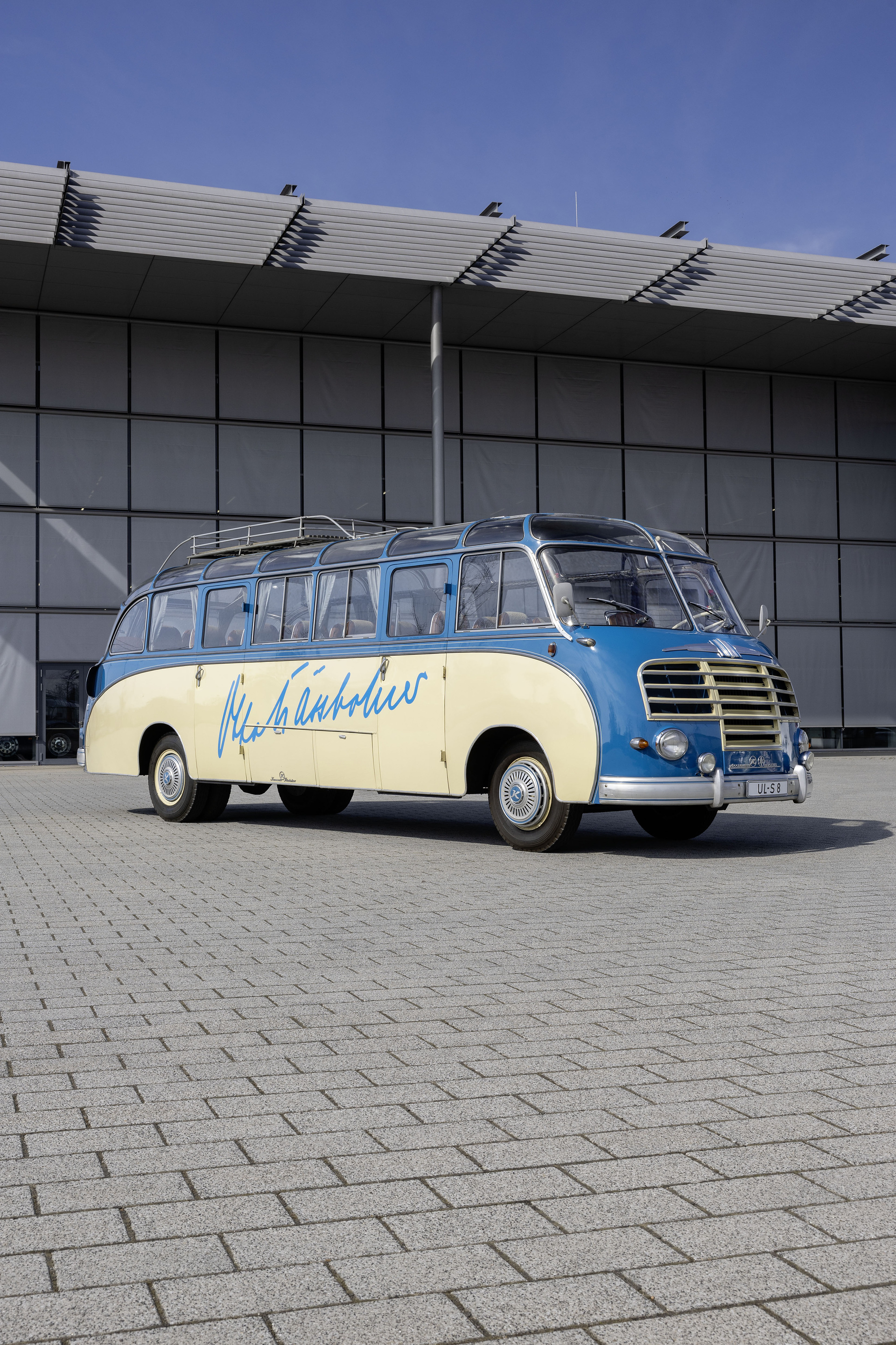 Press Kit “75 Years of Setra” – Innovation built on Tradition