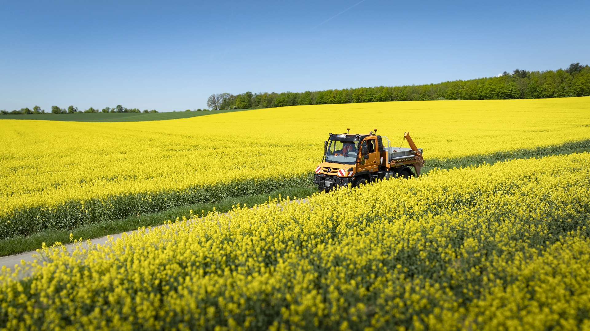 Innovative Lösungen für kommunale Aufgaben: Mercedes-Benz Trucks auf der IFAT 2026 mit Unimog, eEconic, eActros und einem Recycling-Konzeptfahrzeug