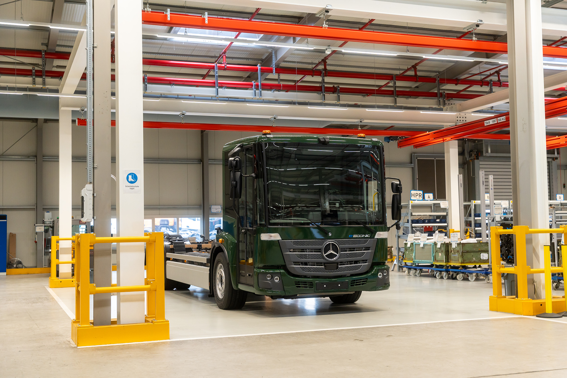 Innovative Lösungen für kommunale Aufgaben: Mercedes-Benz Trucks auf der IFAT 2026 mit Unimog, eEconic, eActros und einem Recycling-Konzeptfahrzeug