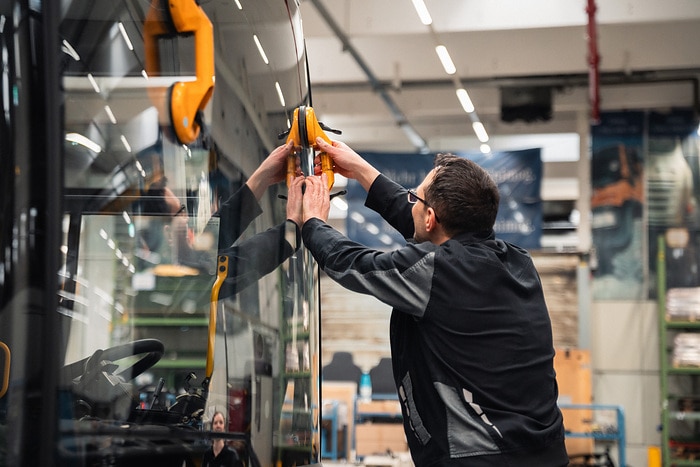 Innovative Lösungen für kommunale Aufgaben: Mercedes-Benz Trucks auf der IFAT 2026 mit Unimog, eEconic, eActros und einem Recycling-Konzeptfahrzeug