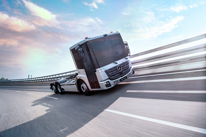 Innovative Lösungen für kommunale Aufgaben: Mercedes-Benz Trucks auf der IFAT 2026 mit Unimog, eEconic, eActros und einem Recycling-Konzeptfahrzeug