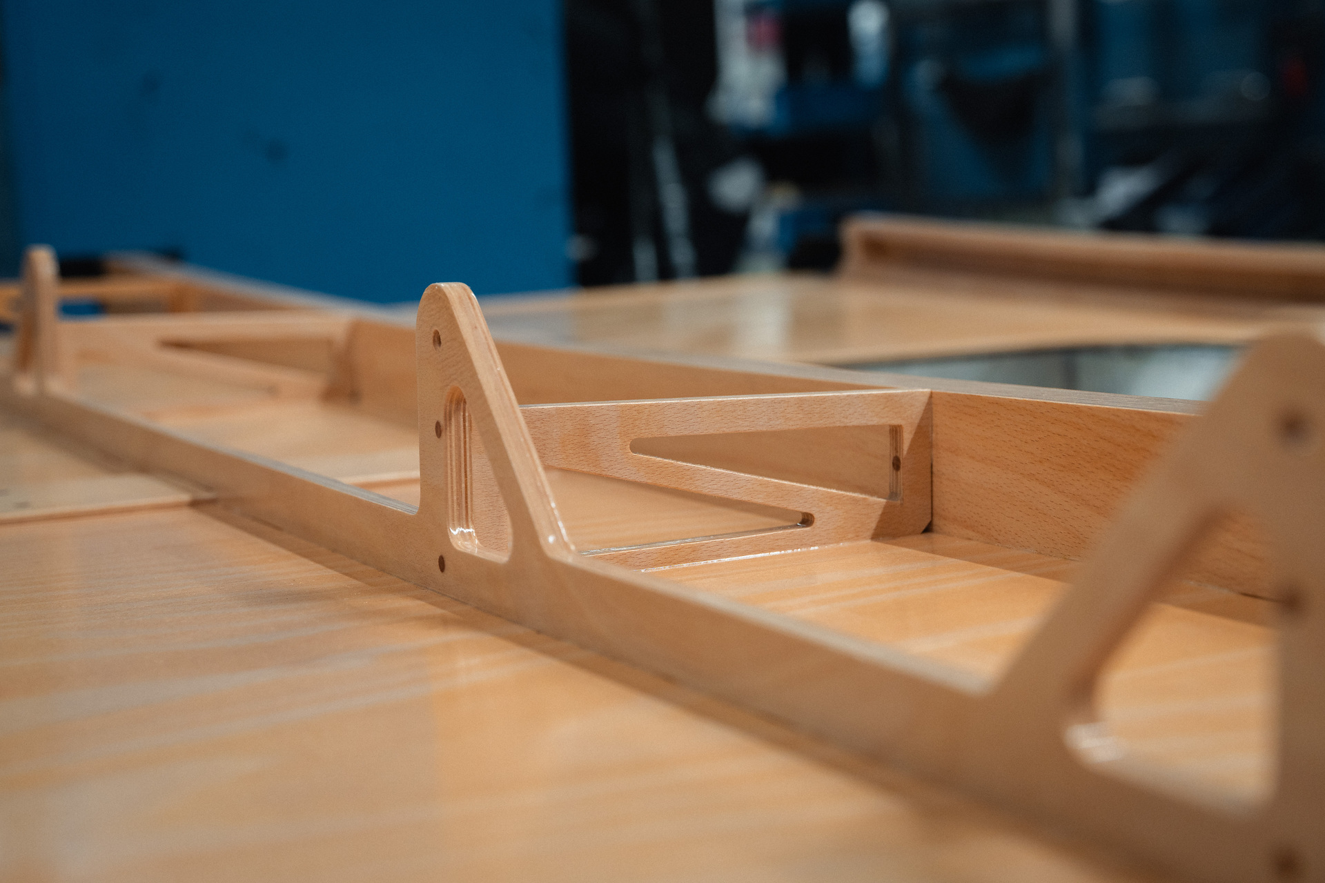 Zweispurig zur Kreislaufwirtschaft: Mercedes-Benz Trucks zeigt den reECONIC – ein batterieelektrisches Fahrzeug mit recycelten Materialien