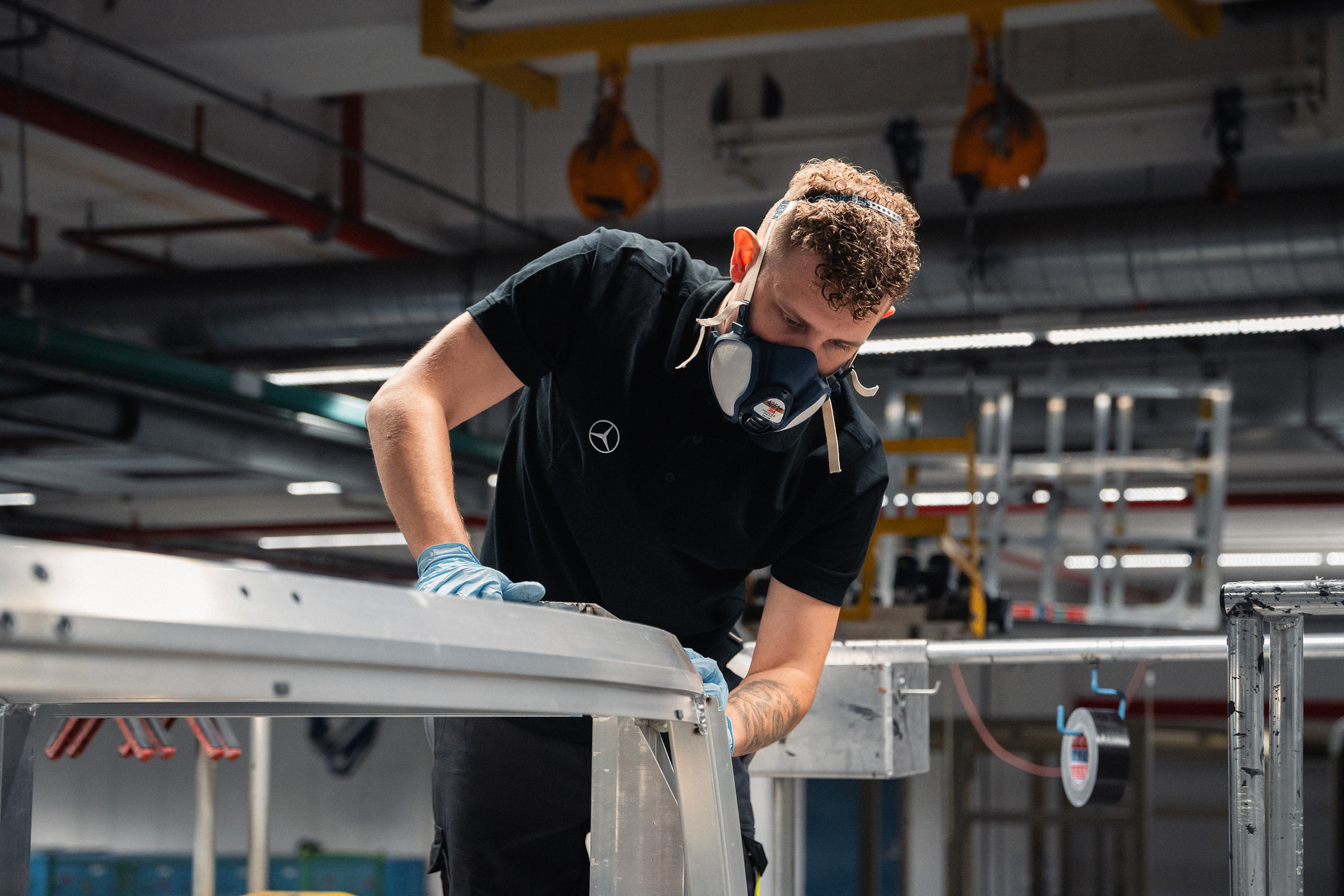 Zweispurig zur Kreislaufwirtschaft: Mercedes-Benz Trucks zeigt den reECONIC – ein batterieelektrisches Fahrzeug mit recycelten Materialien