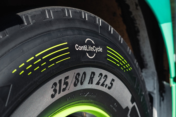 Zweispurig zur Kreislaufwirtschaft: Mercedes-Benz Trucks zeigt den reECONIC – ein batterieelektrisches Fahrzeug mit recycelten Materialien