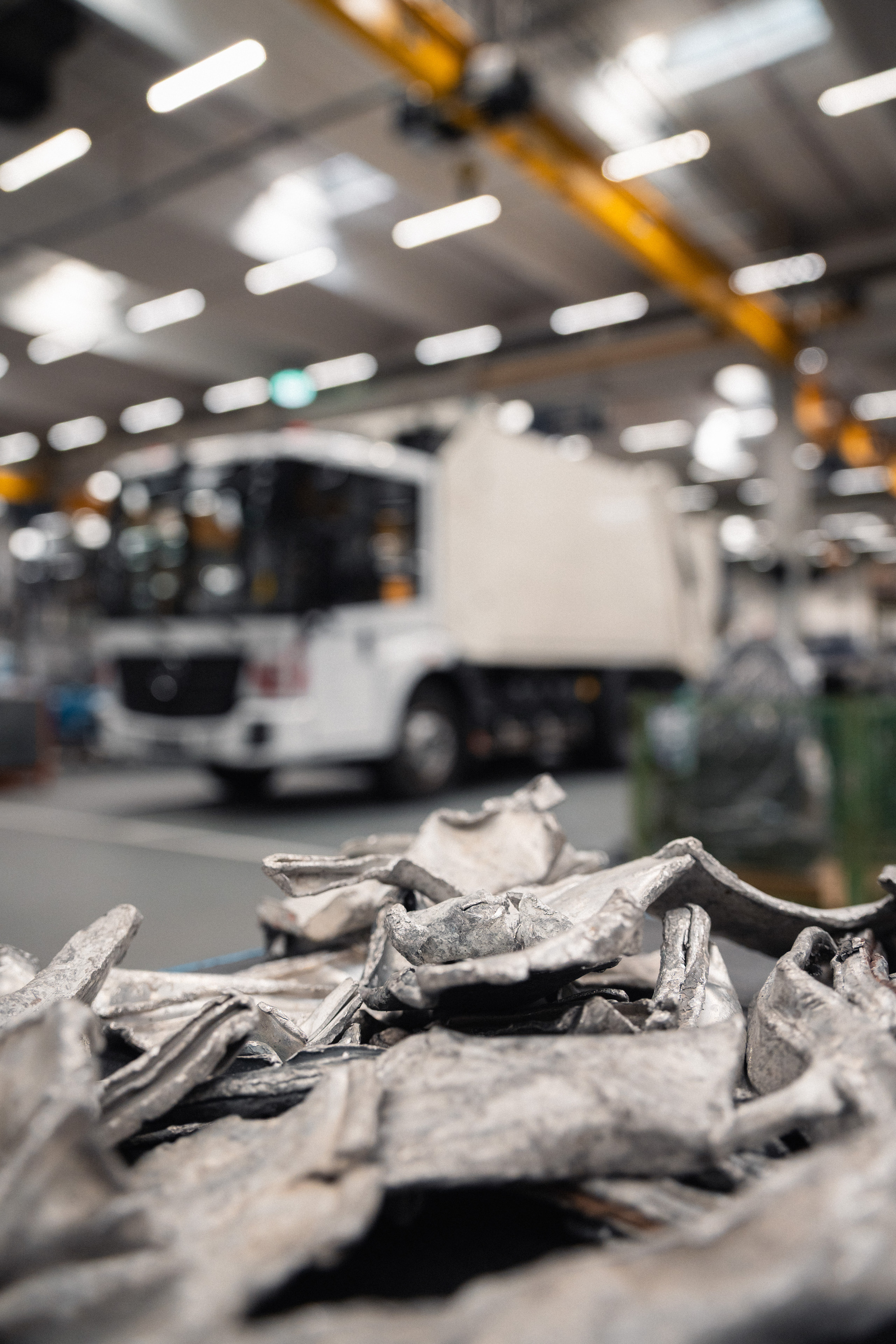 Zweispurig zur Kreislaufwirtschaft: Mercedes-Benz Trucks zeigt den reECONIC – ein batterieelektrisches Fahrzeug mit recycelten Materialien