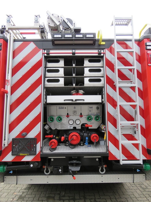 RETTmobil 2026: Daimler Truck zeigt Unimog U 5023 für anspruchsvolle Einsatzlagen und Atego LF 10