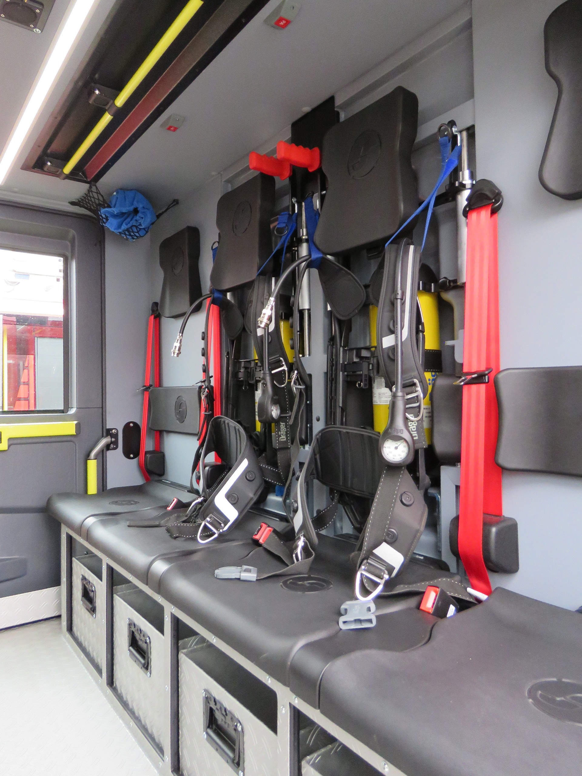 RETTmobil 2026: Daimler Truck zeigt Unimog U 5023 für anspruchsvolle Einsatzlagen und Atego LF 10