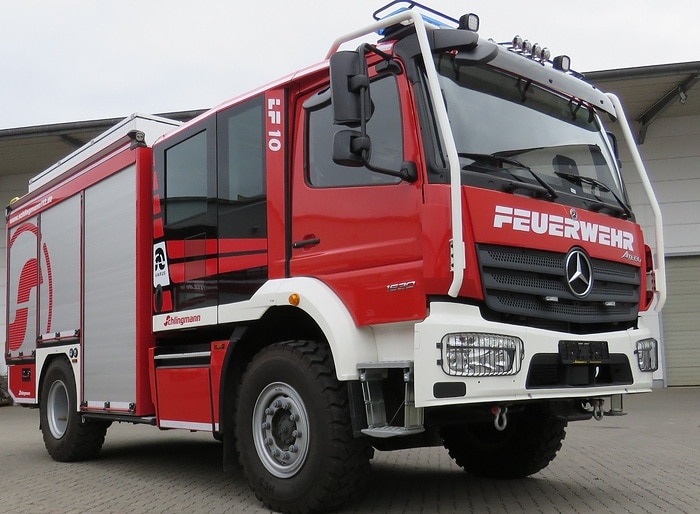 RETTmobil 2026: Daimler Truck zeigt Unimog U 5023 für anspruchsvolle Einsatzlagen und Atego LF 10
