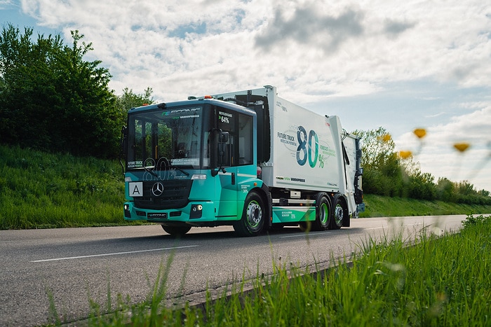 Two-lane road to a circular economy: Mercedes-Benz Trucks unveils the reECONIC – a battery-electric vehicle made from recycled materials
