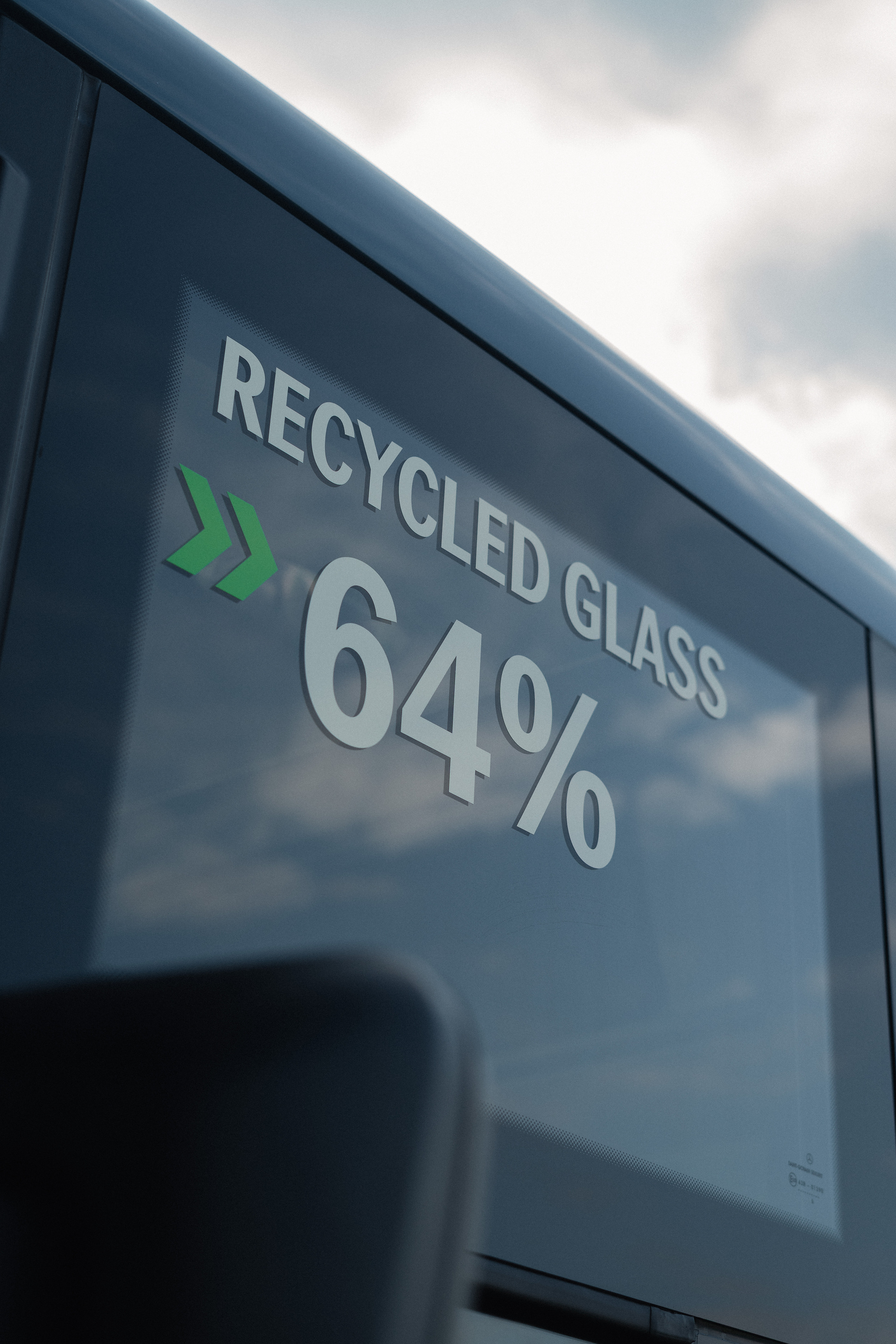 Two-lane road to a circular economy: Mercedes-Benz Trucks unveils the reECONIC – a battery-electric vehicle made from recycled materials