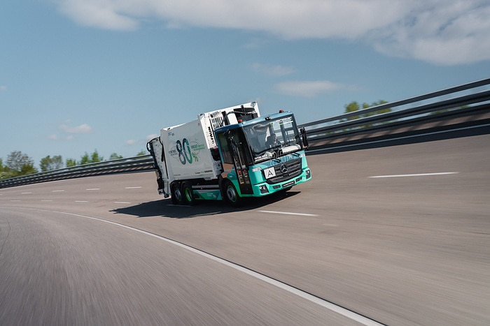 Two-lane road to a circular economy: Mercedes-Benz Trucks unveils the reECONIC – a battery-electric vehicle made from recycled materials