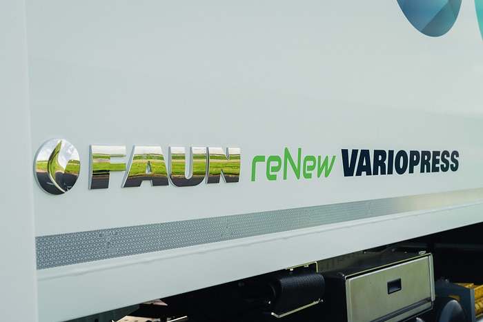 Two-lane road to a circular economy: Mercedes-Benz Trucks unveils the reECONIC – a battery-electric vehicle made from recycled materials