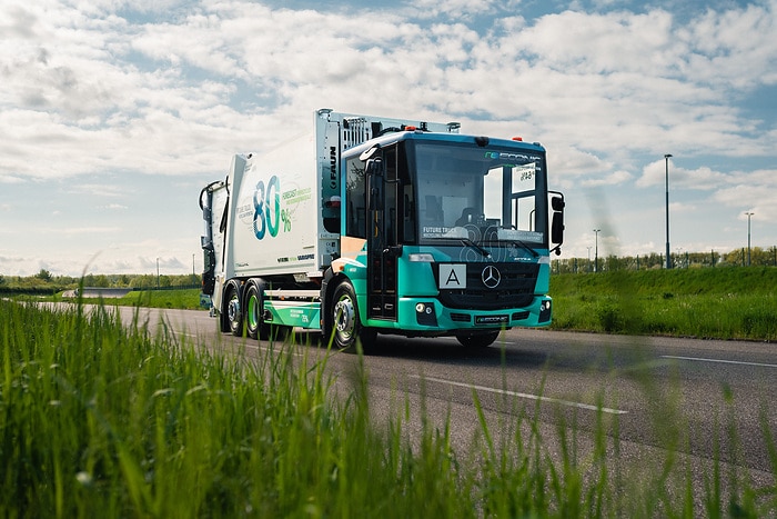 Two-lane road to a circular economy: Mercedes-Benz Trucks unveils the reECONIC – a battery-electric vehicle made from recycled materials