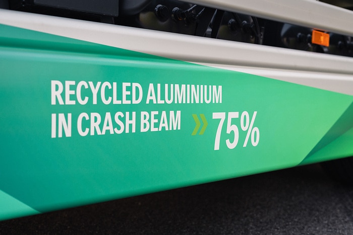 Two-lane road to a circular economy: Mercedes-Benz Trucks unveils the reECONIC – a battery-electric vehicle made from recycled materials