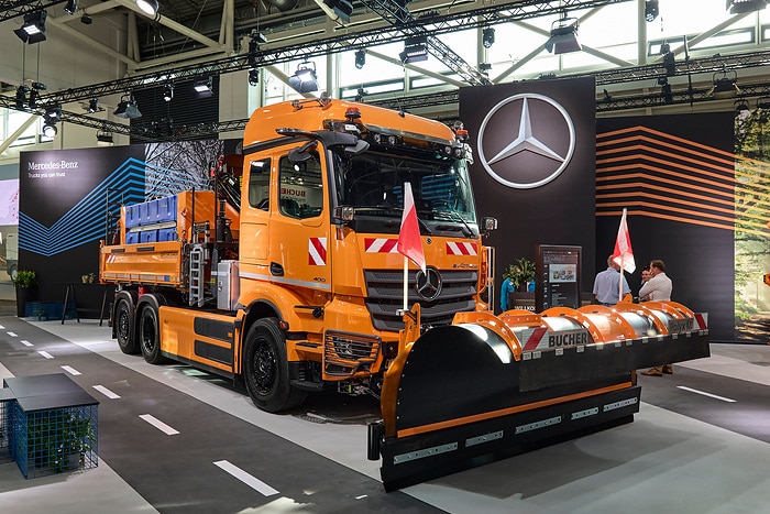 Innovative Lösungen für kommunale Aufgaben: Mercedes-Benz Trucks auf der IFAT 2026 mit Unimog, eEconic, eActros und einem Recycling-Konzeptfahrzeug