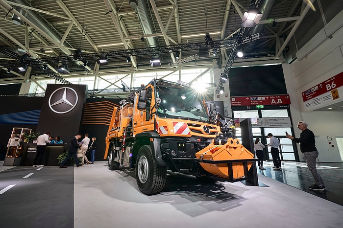 Innovative Lösungen für kommunale Aufgaben: Mercedes-Benz Trucks auf der IFAT 2026 mit Unimog, eEconic, eActros und einem Recycling-Konzeptfahrzeug