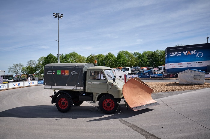 Innovative Lösungen für kommunale Aufgaben: Mercedes-Benz Trucks auf der IFAT 2026 mit Unimog, eEconic, eActros und einem Recycling-Konzeptfahrzeug