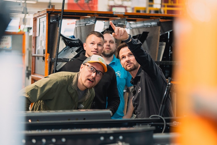 Around the world in 80 charges with the eActros 600: Content creator Tobias Wagner, aka ‘Elektrotrucker’, plans the first global circumnavigation with a battery-electric truck