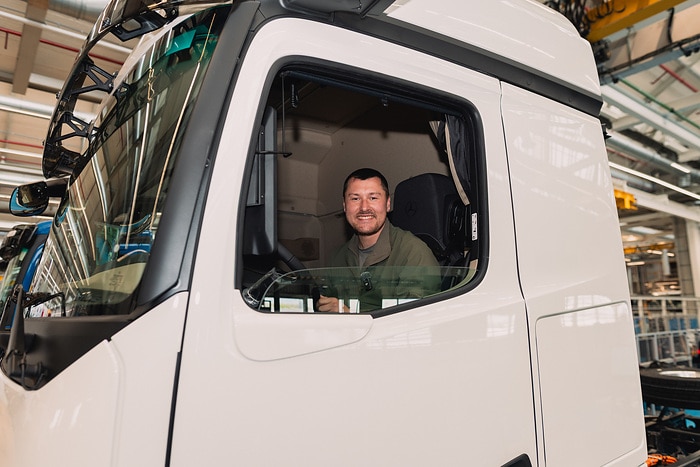 Around the world in 80 charges with the eActros 600: Content creator Tobias Wagner, aka ‘Elektrotrucker’, plans the first global circumnavigation with a battery-electric truck