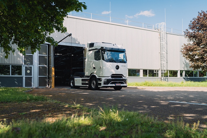 Around the world in 80 charges with the eActros 600: Content creator Tobias Wagner, aka ‘Elektrotrucker’, plans the first global circumnavigation with a battery-electric truck