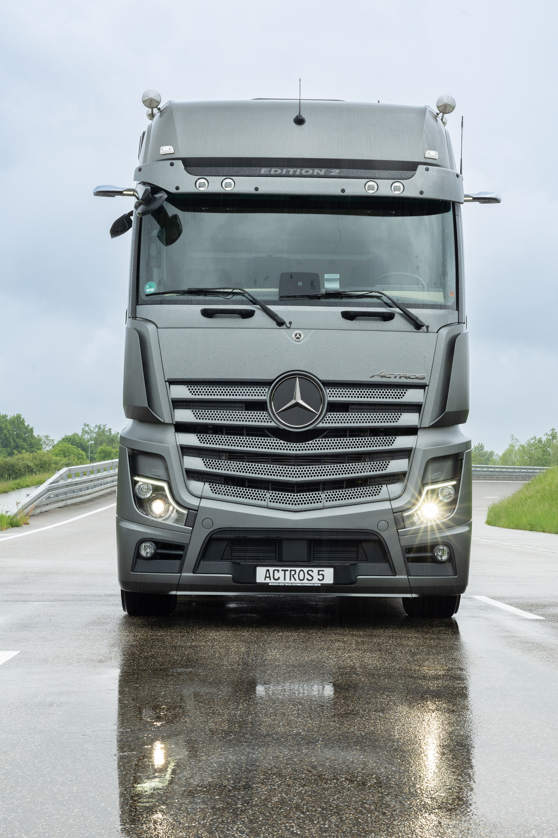 30 Years of Actros in the Anniversary Year “130 Years of Trucks”: How Mercedes Benz Trucks Combines Engineering Heritage and Transformation