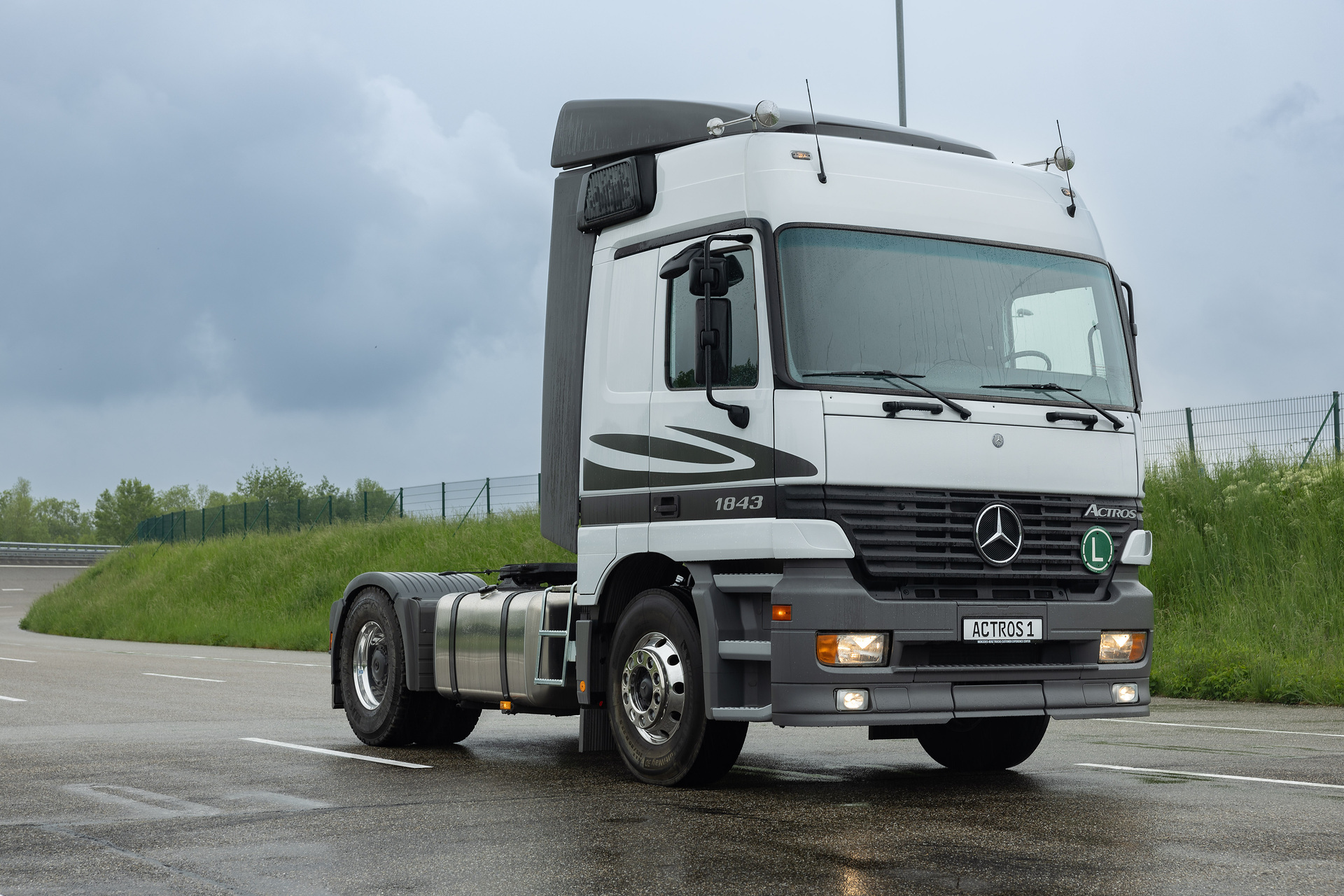 30 Years of Actros in the Anniversary Year “130 Years of Trucks”: How Mercedes Benz Trucks Combines Engineering Heritage and Transformation