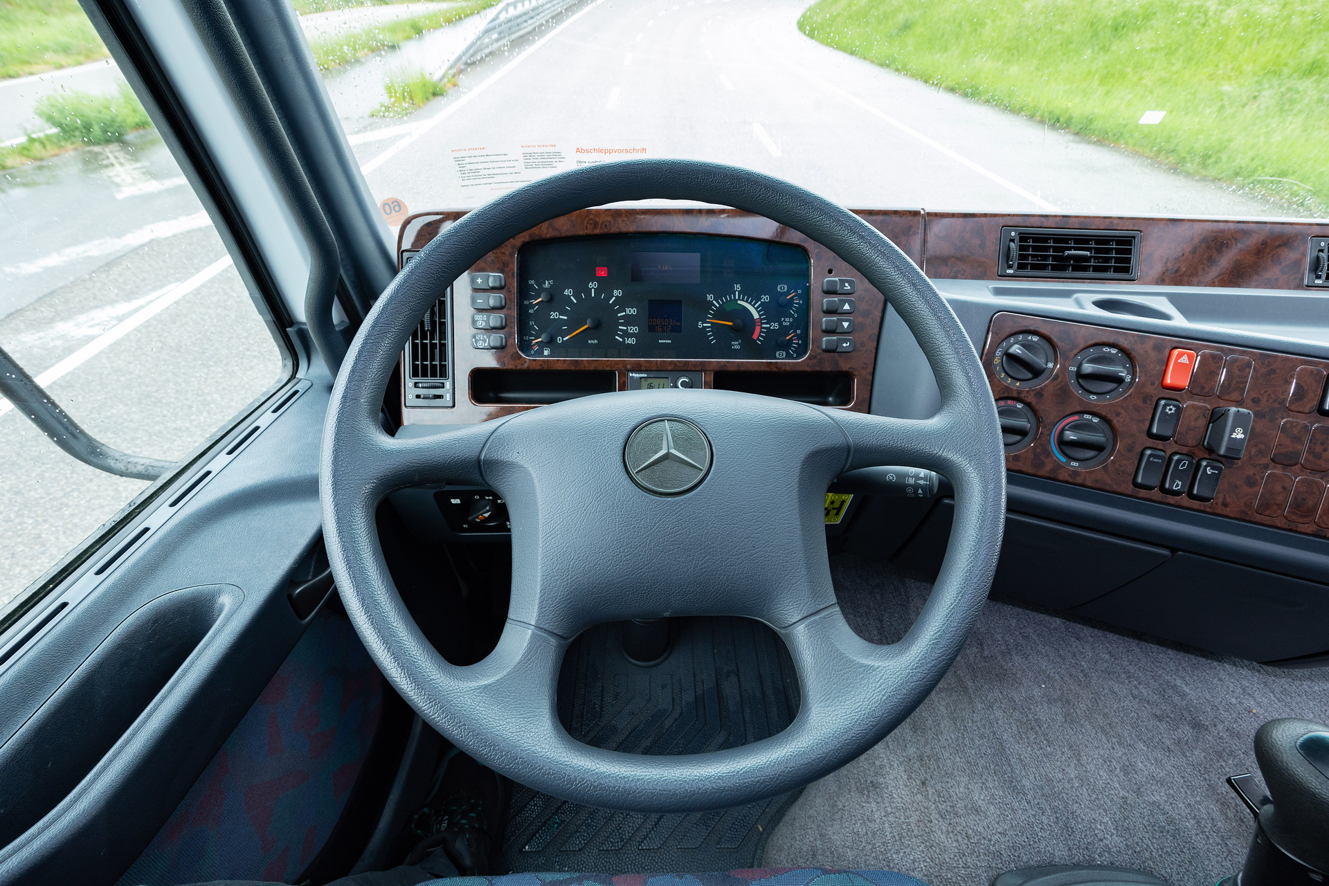 30 Years of Actros in the Anniversary Year “130 Years of Trucks”: How Mercedes Benz Trucks Combines Engineering Heritage and Transformation