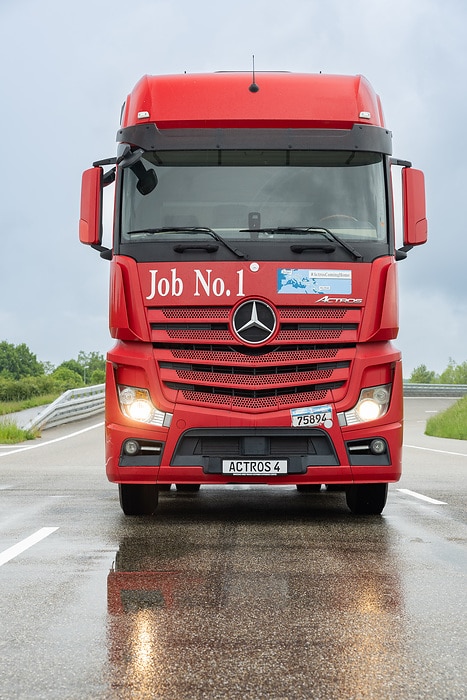 30 Years of Actros in the Anniversary Year “130 Years of Trucks”: How Mercedes Benz Trucks Combines Engineering Heritage and Transformation